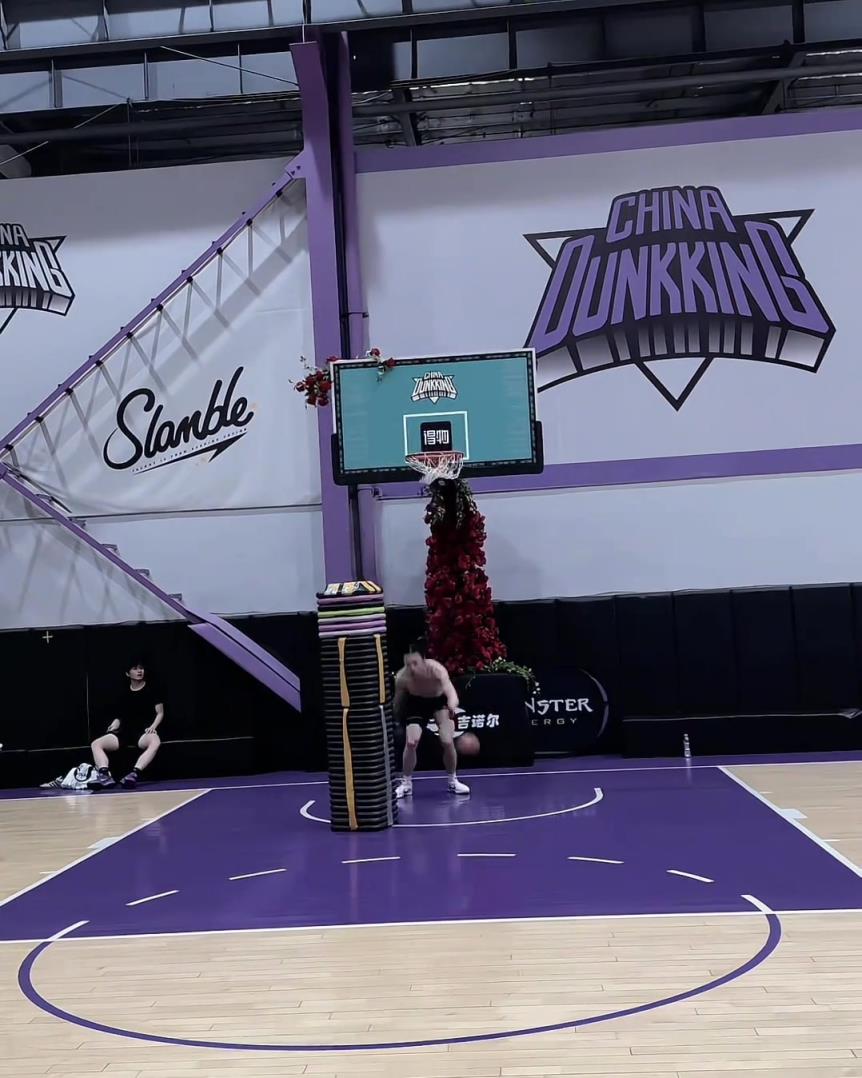 兄弟，這個摸高如何？