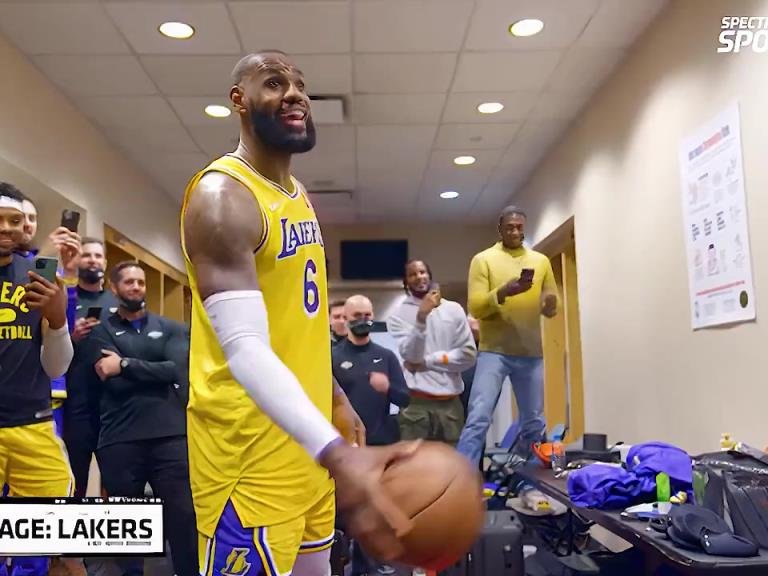 里弗斯絕殺之后湖人隊的更衣室氛圍，簡直不要太和諧！！